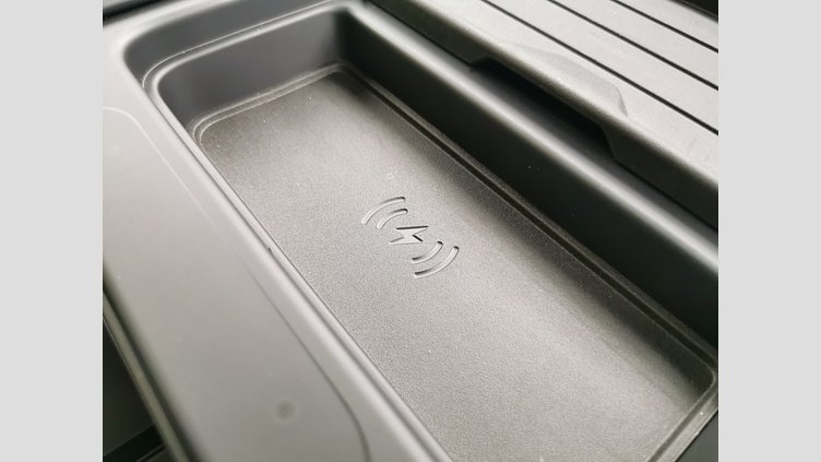 2023 認定中古車 Land Rover Defender 110 ハクバシルバー D300 AWD（AT） X