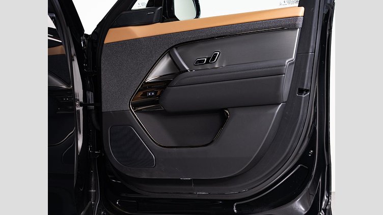 2024 認定中古車 Land Rover Range Rover Sport サントリーニブラック D300マイルドハイブリッド スタンダードホイールベース Dynamic SE