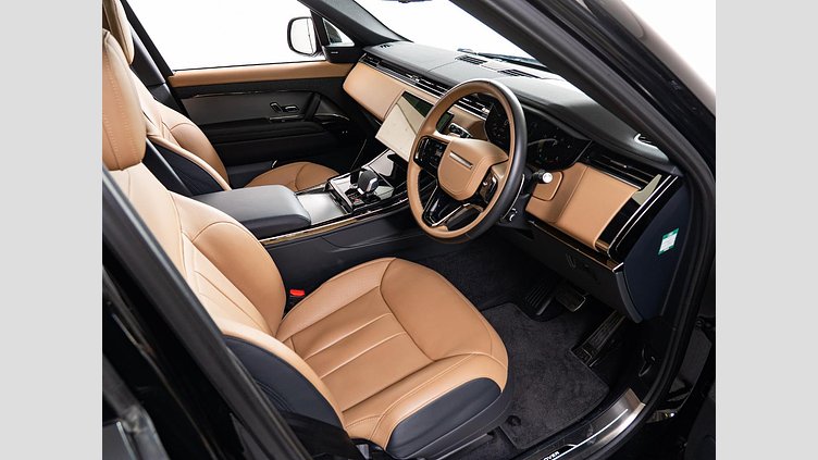 2024 認定中古車 Land Rover Range Rover Sport サントリーニブラック D300マイルドハイブリッド スタンダードホイールベース Dynamic SE