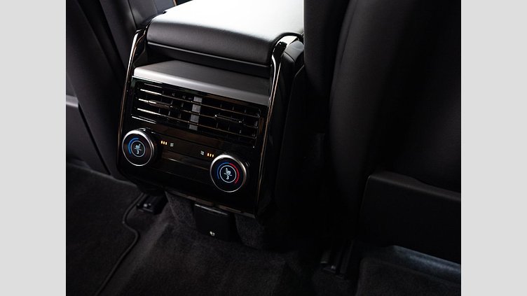 2024 認定中古車 Land Rover Range Rover Sport サントリーニブラック D300マイルドハイブリッド スタンダードホイールベース Dynamic SE