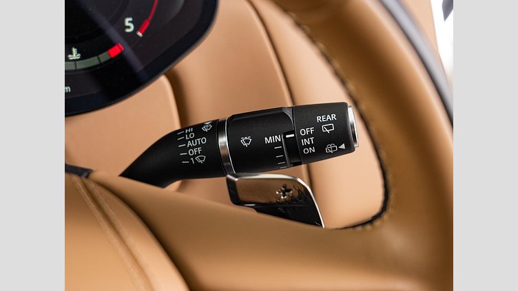 2024 認定中古車 Land Rover Range Rover Sport サントリーニブラック D300マイルドハイブリッド スタンダードホイールベース Dynamic SE