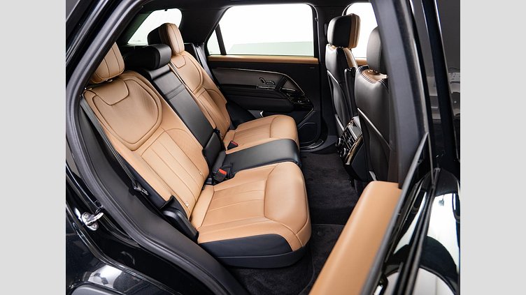 2024 認定中古車 Land Rover Range Rover Sport サントリーニブラック D300マイルドハイブリッド スタンダードホイールベース Dynamic SE