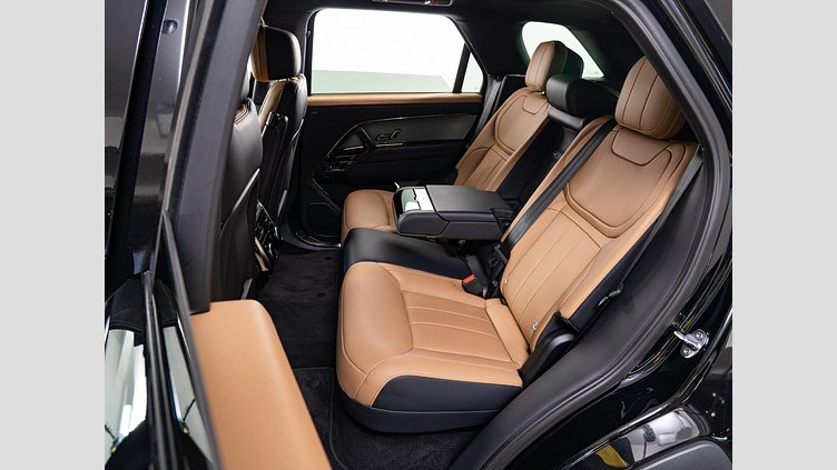 2024 認定中古車 Land Rover Range Rover Sport サントリーニブラック D300マイルドハイブリッド スタンダードホイールベース Dynamic SE