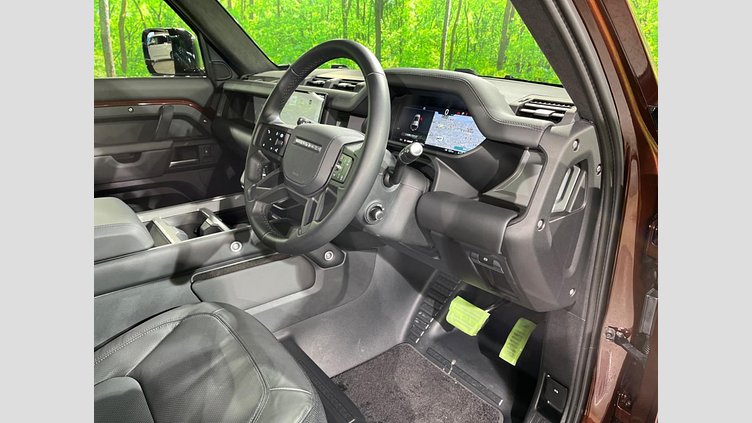 2024 認定中古車 Land Rover Defender 110 セドナレッド D350 ディーゼルマイルドハイブリッド Sedona Edition