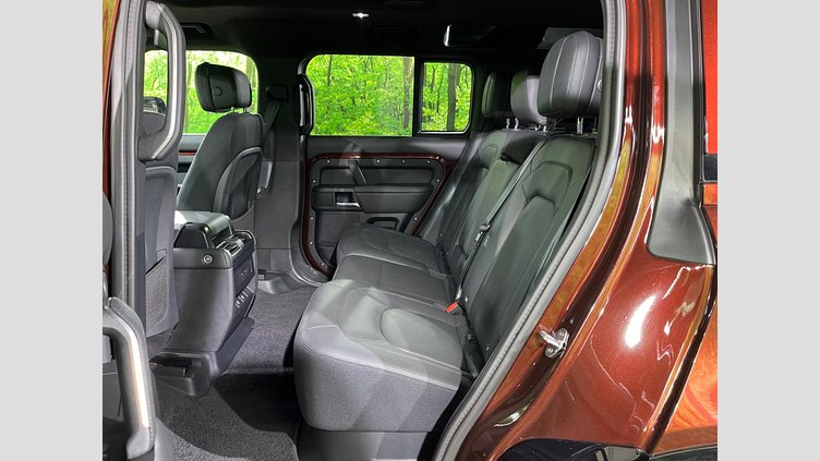 2024 認定中古車 Land Rover Defender 110 セドナレッド D350 ディーゼルマイルドハイブリッド Sedona Edition