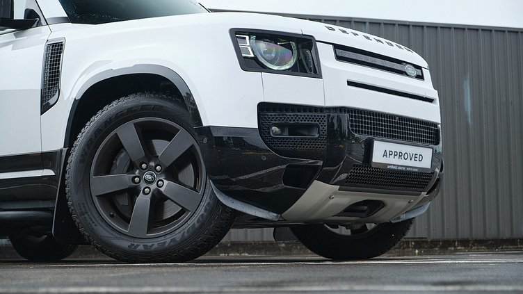 2025 Approved Land Rover Defender 110 Fuji White 110 425 EDITION