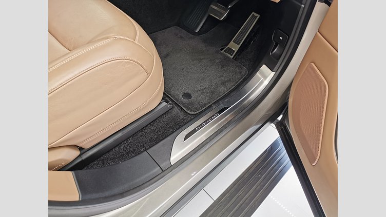 2024 認定中古車 Land Rover Range Rover Batumi Gold D300　3.0L AUTOBIOGRAPHY　StandardWheelBase