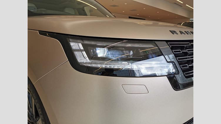 2023 認定中古車 Land Rover Range Rover Sunset Gold in Satin finish 3.0 litre i6 PHEV​ ファーストエディション