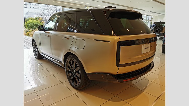 2023 認定中古車 Land Rover Range Rover Sunset Gold in Satin finish 3.0 litre i6 PHEV​ ファーストエディション