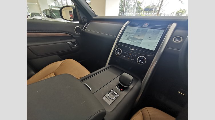 2024 認定中古車 Land Rover Discovery ヴァレジネブルー D300マイルドハイブリッド（ディーゼル） スタンダードホイールベース Dynamic HSE