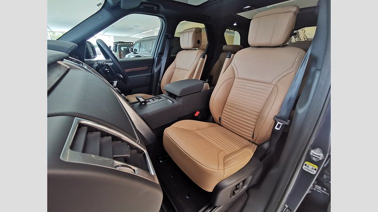 2024 認定中古車 Land Rover Discovery ヴァレジネブルー D300マイルドハイブリッド（ディーゼル） スタンダードホイールベース Dynamic HSE