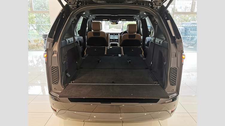 2024 認定中古車 Land Rover Discovery ヴァレジネブルー D300マイルドハイブリッド（ディーゼル） スタンダードホイールベース Dynamic HSE