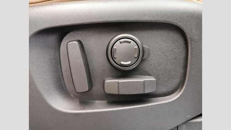 2024 認定中古車 Land Rover Discovery ヴァレジネブルー D300マイルドハイブリッド（ディーゼル） スタンダードホイールベース Dynamic HSE