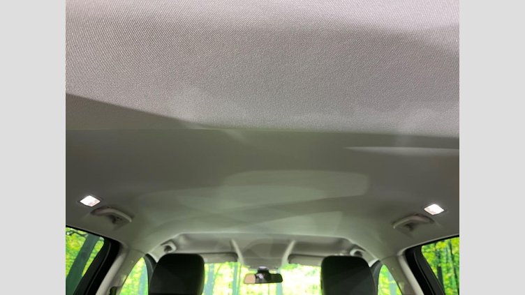 2017 認定中古車 Jaguar F-Pace Fuji White 4WD
 プレステージ