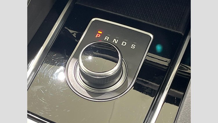 2017 認定中古車 Jaguar F-Pace Fuji White 4WD
 プレステージ