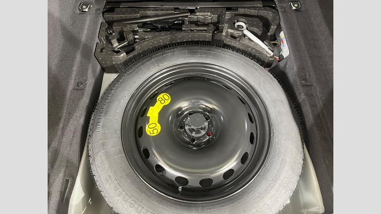 2017 認定中古車 Jaguar F-Pace Fuji White 4WD
 プレステージ