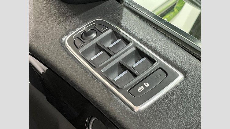 2017 認定中古車 Jaguar F-Pace Fuji White 4WD
 プレステージ