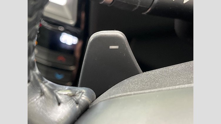 2017 認定中古車 Jaguar F-Pace Fuji White 4WD
 プレステージ