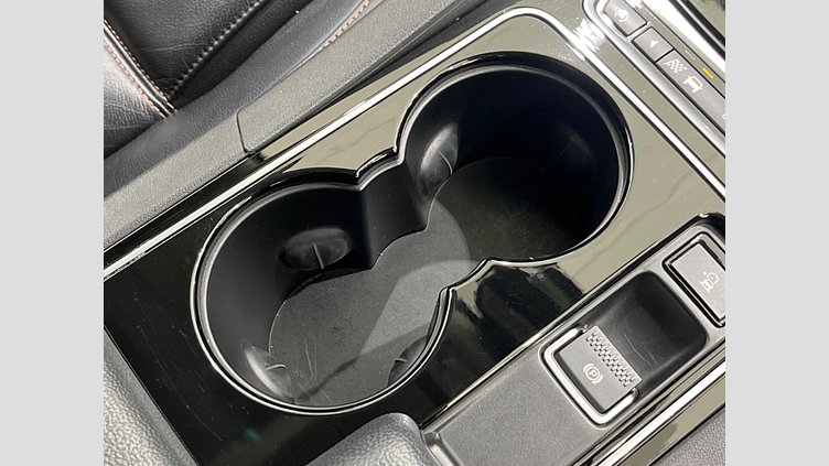 2017 認定中古車 Jaguar F-Pace Fuji White 4WD
 プレステージ