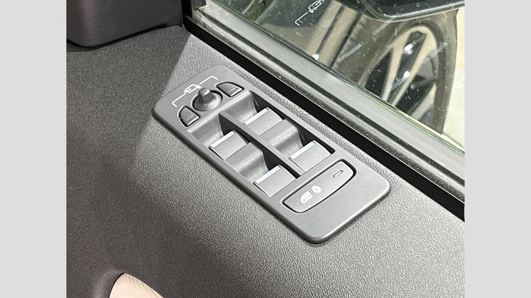 2023 認定中古車 Land Rover Discovery Sport ヴァレジネブルー D200マイルドハイブリッド（ディーゼル） 標準ホイール DYNAMIC SE