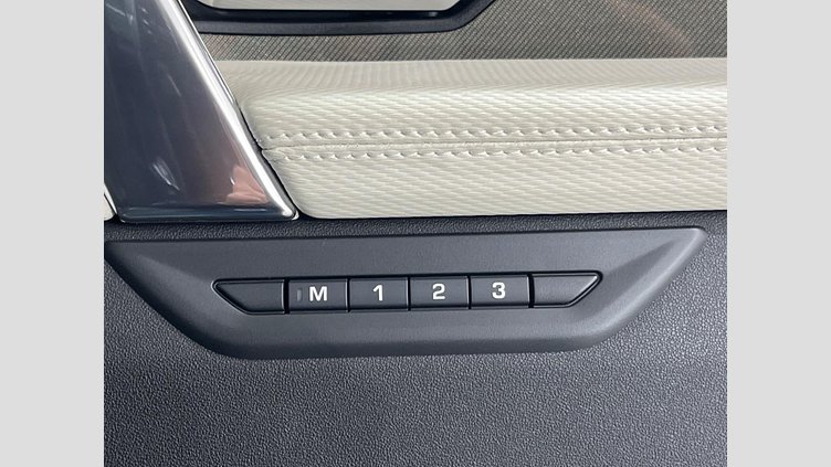 2023 認定中古車 Land Rover Discovery Sport ヴァレジネブルー D200マイルドハイブリッド（ディーゼル） 標準ホイール DYNAMIC SE