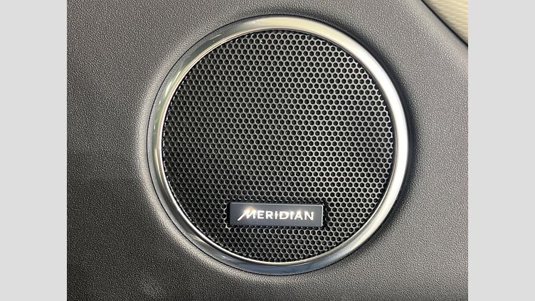 2023 認定中古車 Land Rover Discovery Sport ヴァレジネブルー D200マイルドハイブリッド（ディーゼル） 標準ホイール DYNAMIC SE