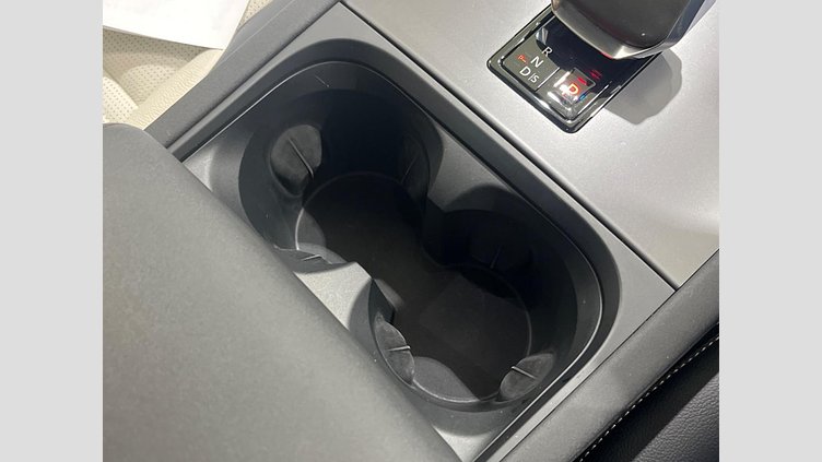 2023 認定中古車 Land Rover Discovery Sport ヴァレジネブルー D200マイルドハイブリッド（ディーゼル） 標準ホイール DYNAMIC SE