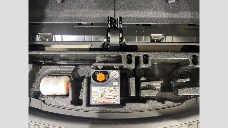 2023 認定中古車 Land Rover Discovery Sport ヴァレジネブルー D200マイルドハイブリッド（ディーゼル） 標準ホイール DYNAMIC SE