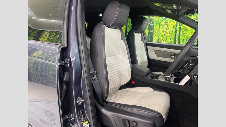 2023 認定中古車 Land Rover Discovery Sport ヴァレジネブルー D200マイルドハイブリッド（ディーゼル） 標準ホイール DYNAMIC SE