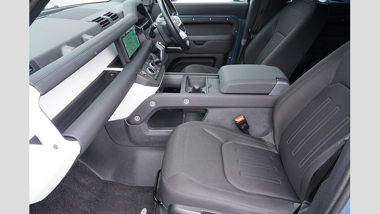 2021 認定中古車 Land Rover Defender 110 タスマンブルー P300 AWD（AT） Base