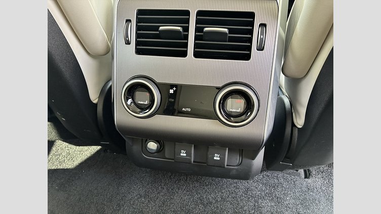 2019 認定中古車 Land Rover Range Rover Sport サントリーニブラック 3.0リッターTDV6ディーゼル（258 PS） HSE