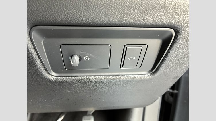 2019 認定中古車 Land Rover Range Rover Sport サントリーニブラック 3.0リッターTDV6ディーゼル（258 PS） HSE