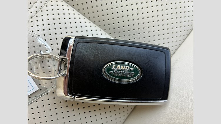 2019 認定中古車 Land Rover Range Rover Sport サントリーニブラック 3.0リッターTDV6ディーゼル（258 PS） HSE