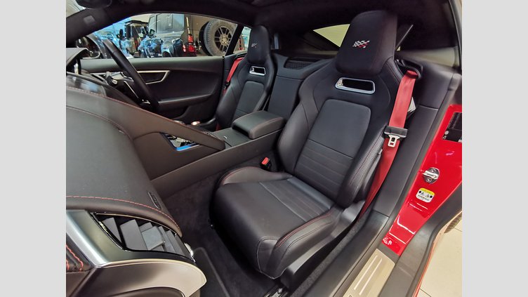 2019 認定中古車 Jaguar F-Type カルデラ レッド　(ソリッド) ジャガー 2.0リッターi4 300PS ターボチャージドガソリンエンジン (オートマチックトランスミッション) F-TYPEクーペ CHEQUERED FLAG