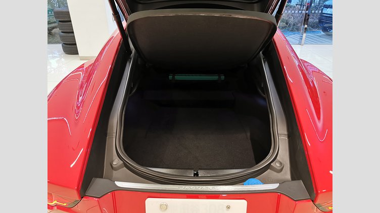 2019 認定中古車 Jaguar F-Type カルデラ レッド　(ソリッド) ジャガー 2.0リッターi4 300PS ターボチャージドガソリンエンジン (オートマチックトランスミッション) F-TYPEクーペ CHEQUERED FLAG