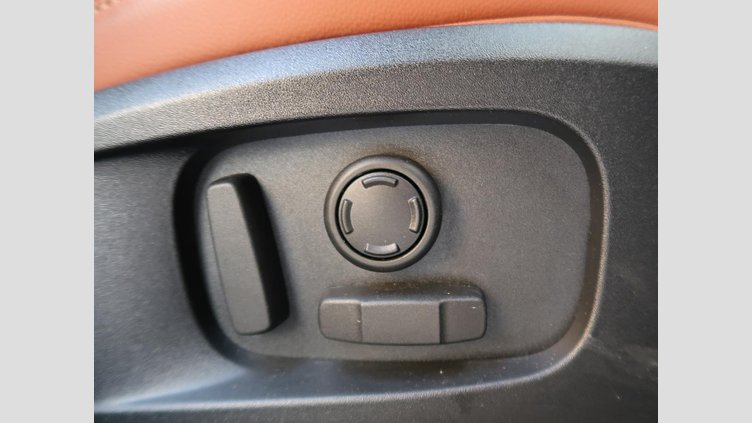 2023 認定中古車 Jaguar F-Pace Santorini Black ２L Ｒ－ダイナミック ＳＥ Ｄ２００