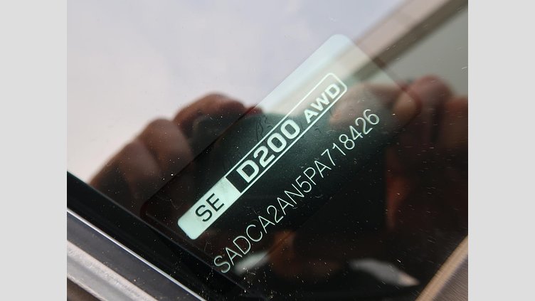 2023 認定中古車 Jaguar F-Pace Santorini Black ２L Ｒ－ダイナミック ＳＥ Ｄ２００