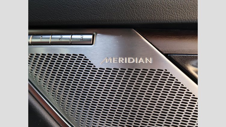 2023 認定中古車 Jaguar F-Pace Santorini Black ２L Ｒ－ダイナミック ＳＥ Ｄ２００