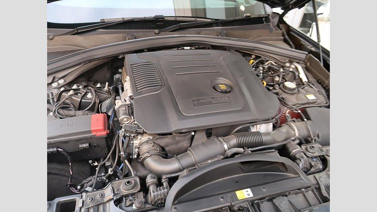 2023 認定中古車 Jaguar F-Pace Santorini Black ２L Ｒ－ダイナミック ＳＥ Ｄ２００