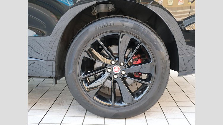 2023 認定中古車 Jaguar F-Pace Santorini Black ２L Ｒ－ダイナミック ＳＥ Ｄ２００