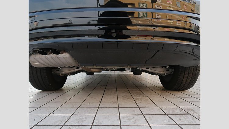 2023 認定中古車 Jaguar F-Pace Santorini Black ２L Ｒ－ダイナミック ＳＥ Ｄ２００