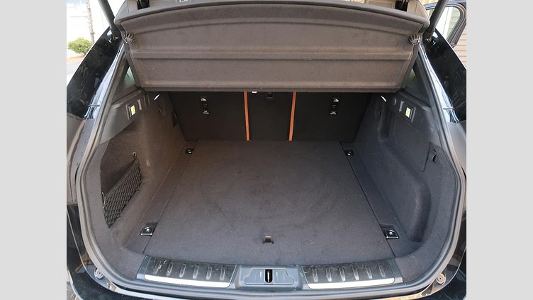 2023 認定中古車 Jaguar F-Pace Santorini Black ２L Ｒ－ダイナミック ＳＥ Ｄ２００