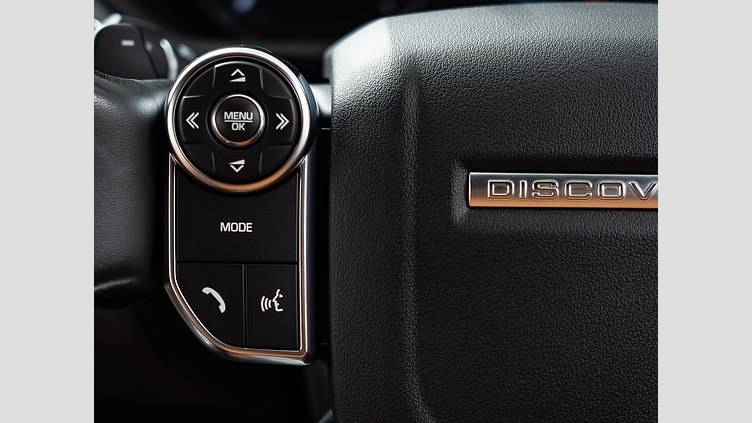 2017 認定中古車 Land Rover Discovery Santorini Black 3.0 V6 Dsl Mono Turbo Std Flow HSE 5人乗り