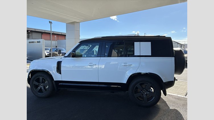2025 認定中古車 Land Rover Defender 110 フジホワイト P300 ガソリン X-Dynamic SE