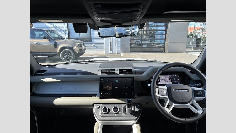 2025 認定中古車 Land Rover Defender 110 フジホワイト P300 ガソリン X-Dynamic SE