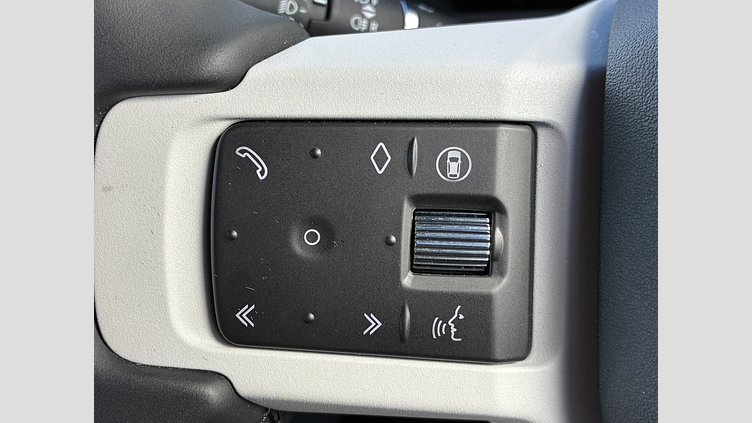 2025 認定中古車 Land Rover Defender 110 フジホワイト P300 ガソリン X-Dynamic SE