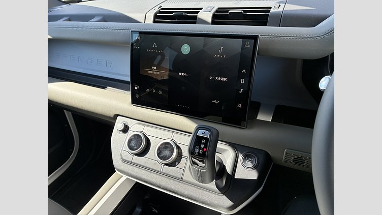 2025 認定中古車 Land Rover Defender 110 フジホワイト P300 ガソリン X-Dynamic SE