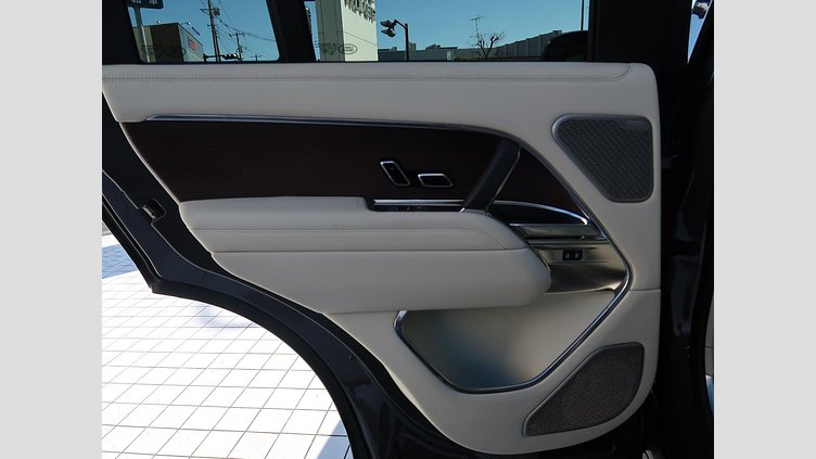 2022 認定中古車 Land Rover Range Rover シャラントグレー D300 AWD MHEV（AT） スタンダードホイールベース AUTOBIOGRAPHY