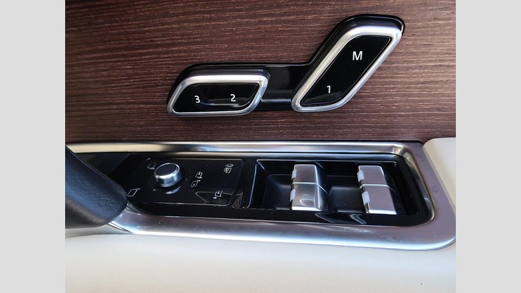 2022 認定中古車 Land Rover Range Rover シャラントグレー D300 AWD MHEV（AT） スタンダードホイールベース AUTOBIOGRAPHY