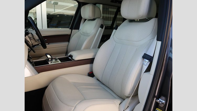 2022 認定中古車 Land Rover Range Rover シャラントグレー D300 AWD MHEV（AT） スタンダードホイールベース AUTOBIOGRAPHY